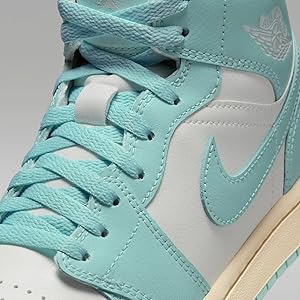 [ナイキ] AIR JORDAN 1 MID セイル/モスリン/ライトデュー 楽天市場】NIKE WMNS AIR JORDAN 1 MID sail/light dew-muslin